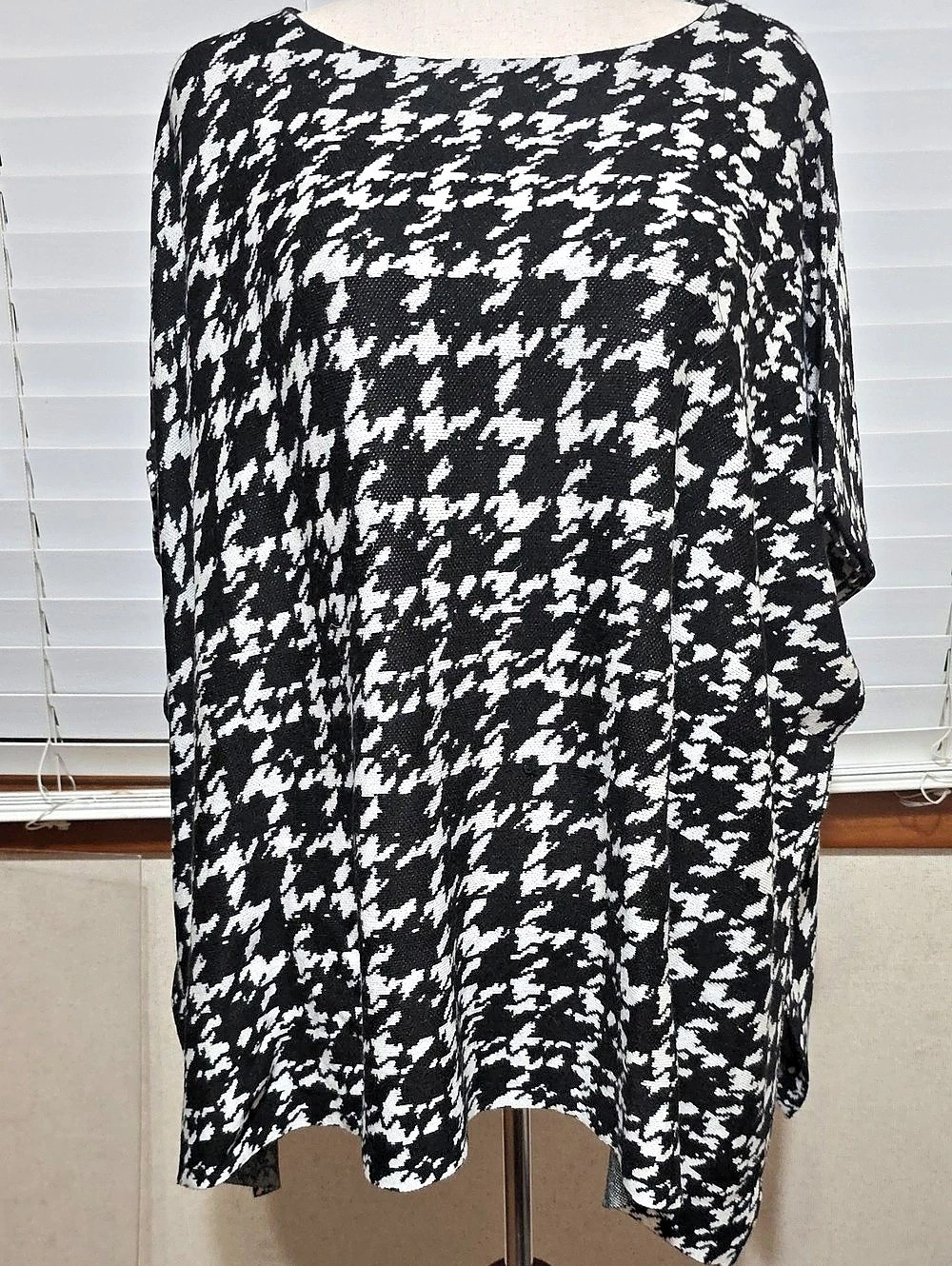 Black & White Abstract Print Tunic
